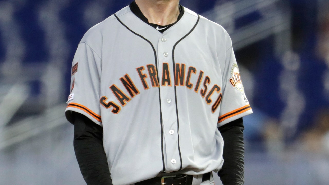 Giants snap 7-game skid by beating Marlins 3-1